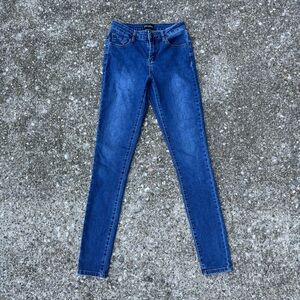 Alloy Apparel Women’s 6 x 35 Stretch Skinny Jeans Dark Wash